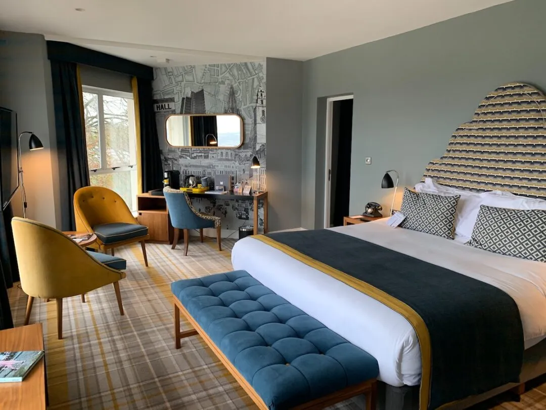 5467 paris hotel suite