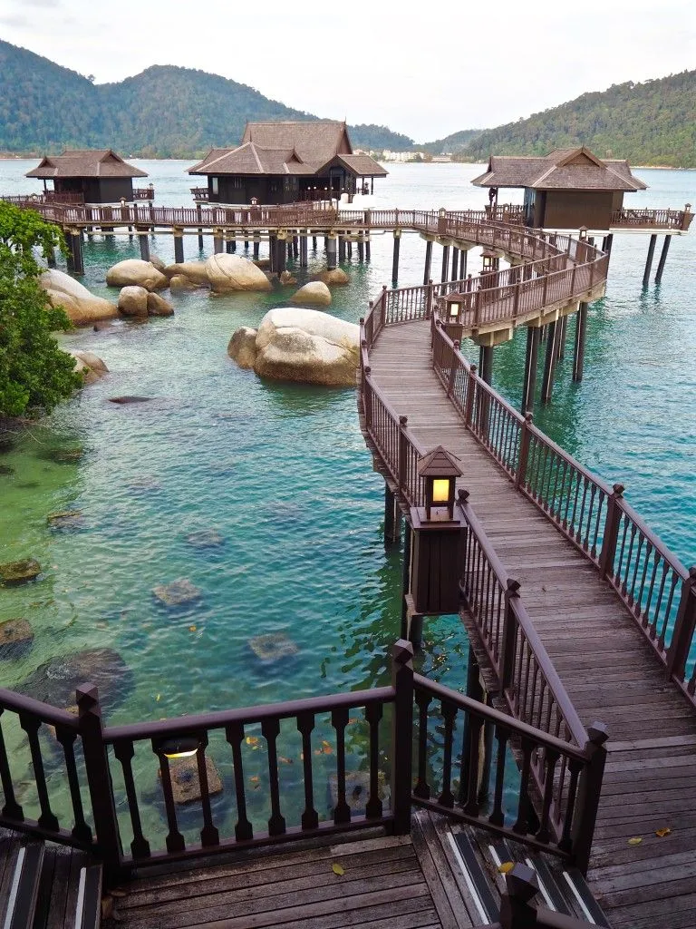 5569 maldives bungalows